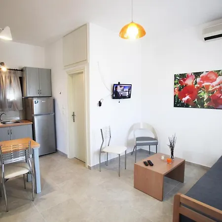 アパートホテル Alexandra ポリフロノ