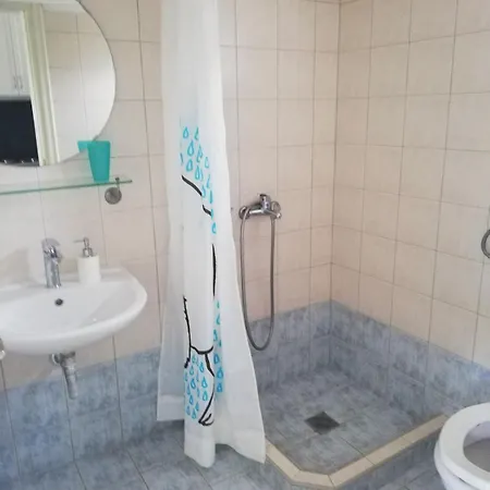 Alexandra * بوليخرونو