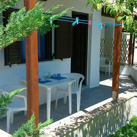 Alexandra מלון דירות