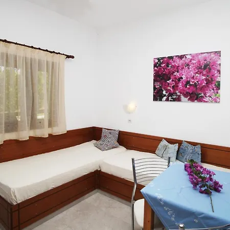 Aparthotel Alexandra Polychrono